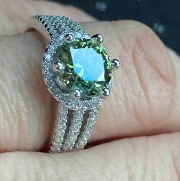 2 ct Green Moissanite Diamond Engagement Ring Size7 - Picture 3 of 5